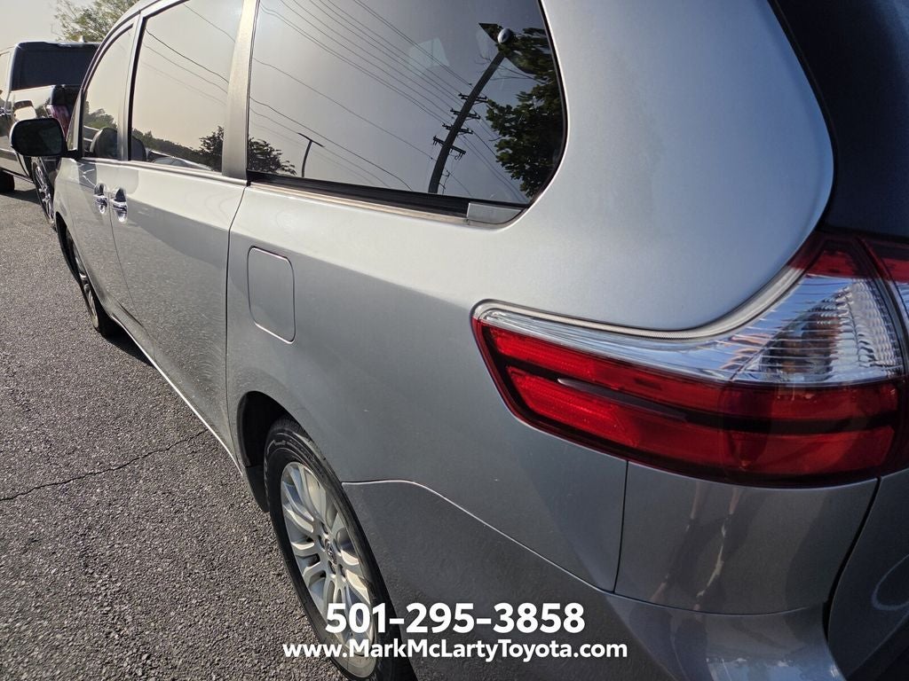 2016 Toyota Sienna XLE 8 Passenger