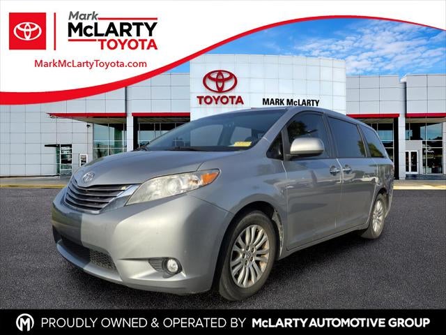 2016 Toyota Sienna XLE 8 Passenger