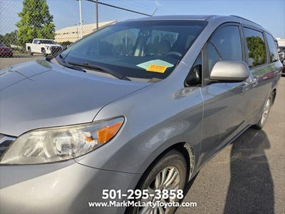 2016 Toyota Sienna XLE 8 Passenger
