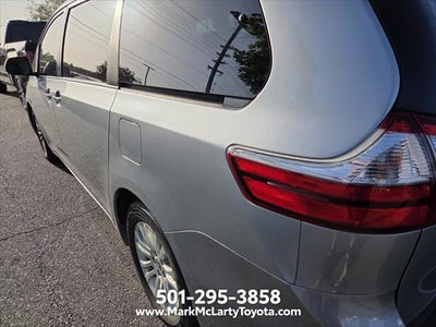 2016 Toyota Sienna XLE 8 Passenger