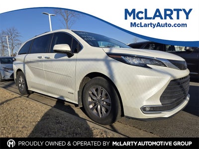 2021 Toyota SIENNA XLE XLE