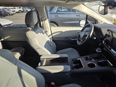 2021 Toyota SIENNA XLE XLE