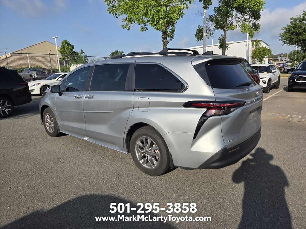 2025 Toyota Sienna XLE 8 Passenger