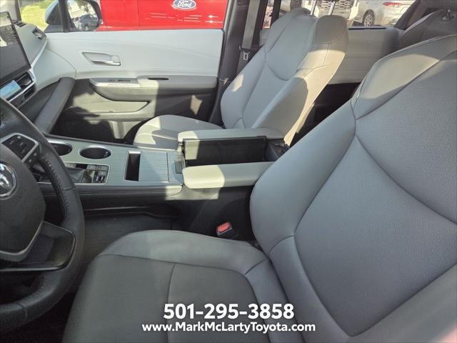 2025 Toyota Sienna XLE 8 Passenger