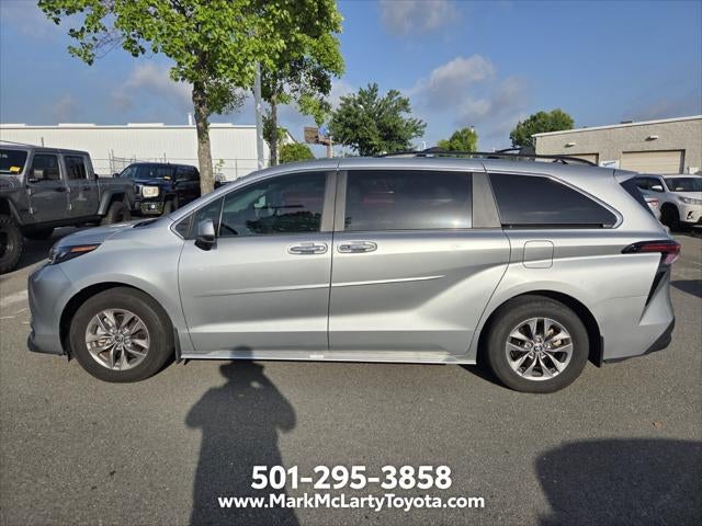 2025 Toyota Sienna XLE 8 Passenger