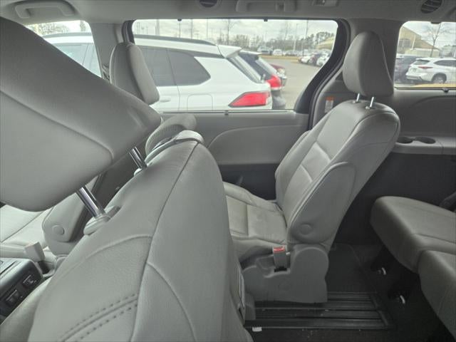 2019 Toyota SIENNA XLE 3.5L XLE 7 Passenger