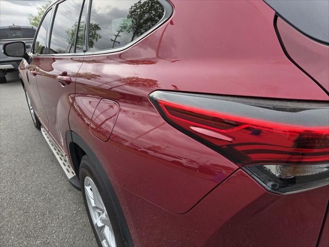 2021 Toyota HIGHLANDER LE