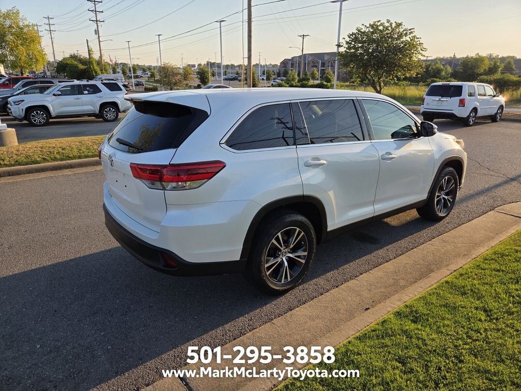 2019 Toyota Highlander LE