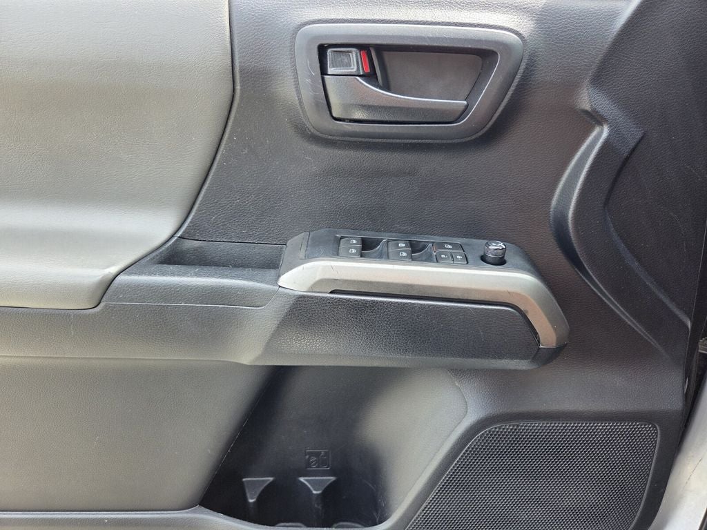 2020 Toyota TACOMA SR5 SR5 V6