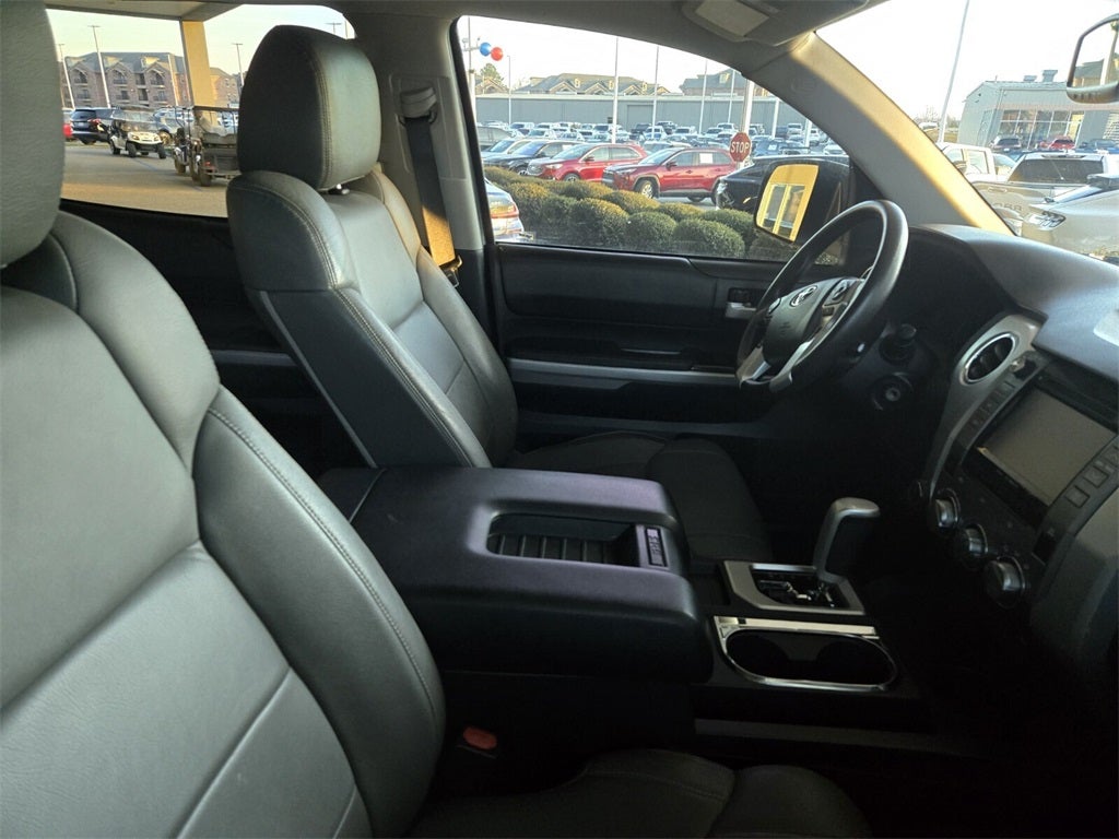 2018 Toyota TUNDRA 4X4 SR5