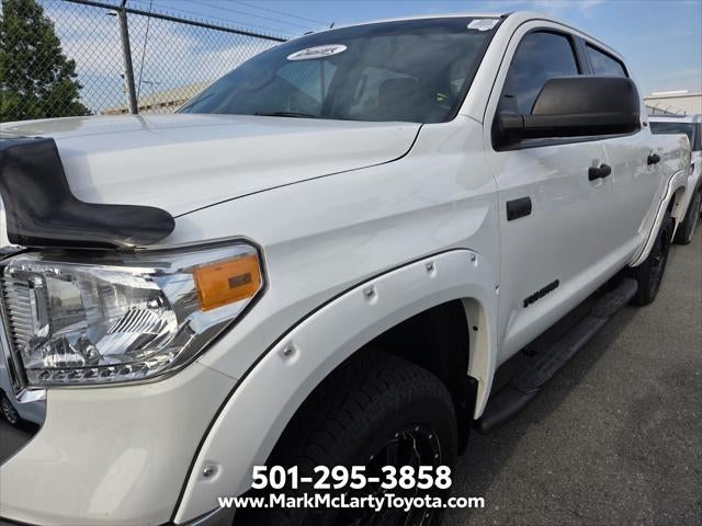 2017 Toyota TUNDRA 4X4 SR5
