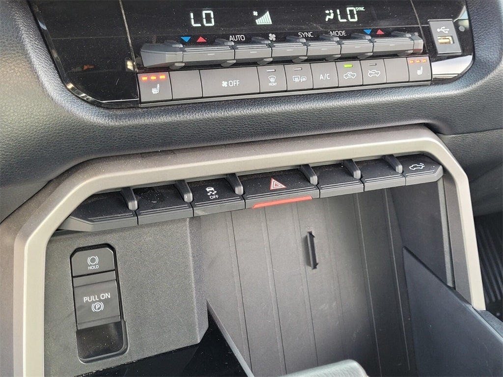 2025 Toyota TUNDRA 4X4 SR5