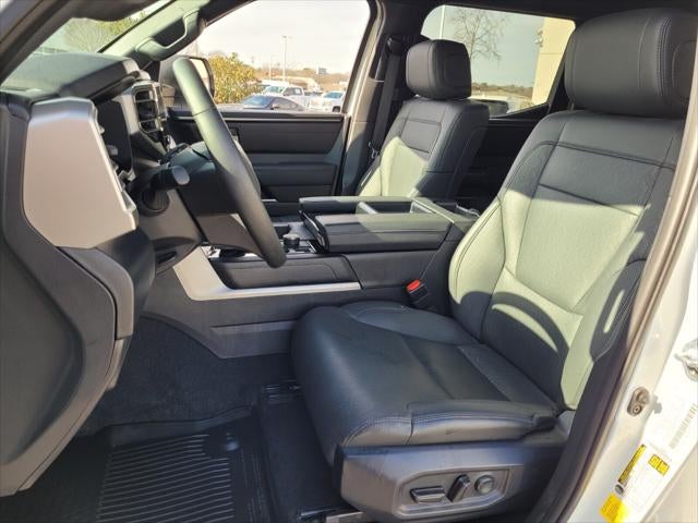 2025 Toyota TUNDRA 4X4 SR5