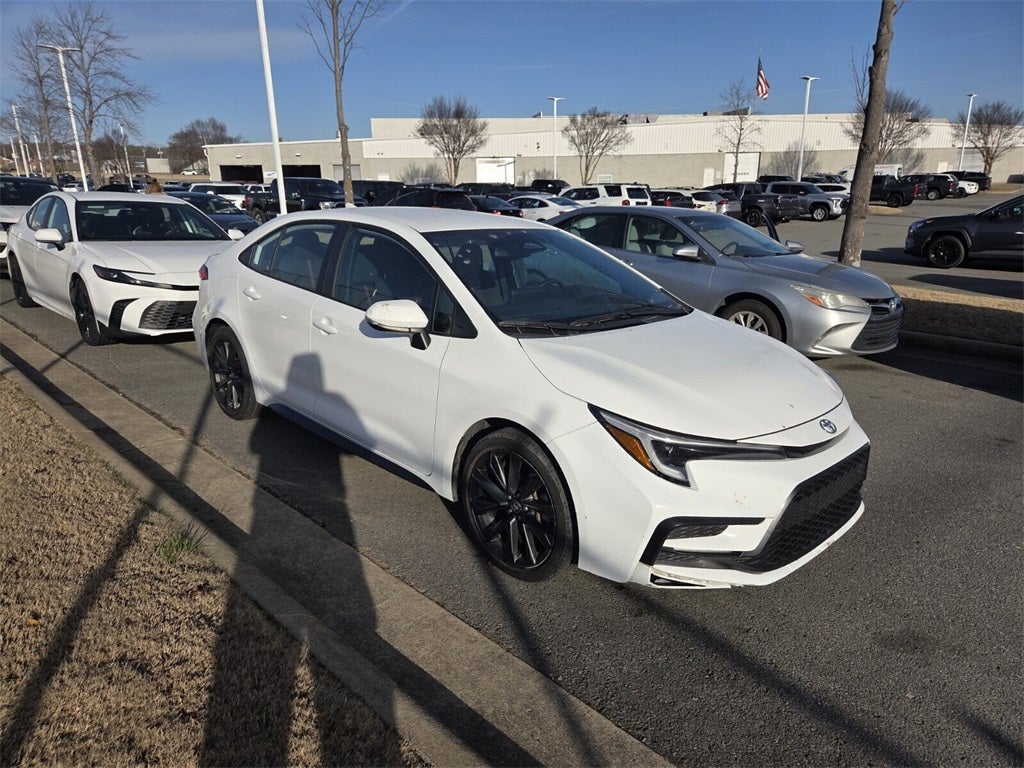 2025 Toyota COROLLA SE
