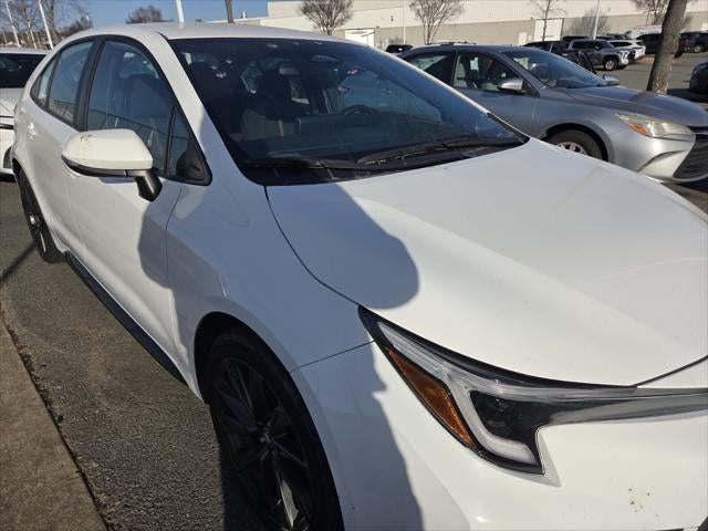 2025 Toyota COROLLA SE