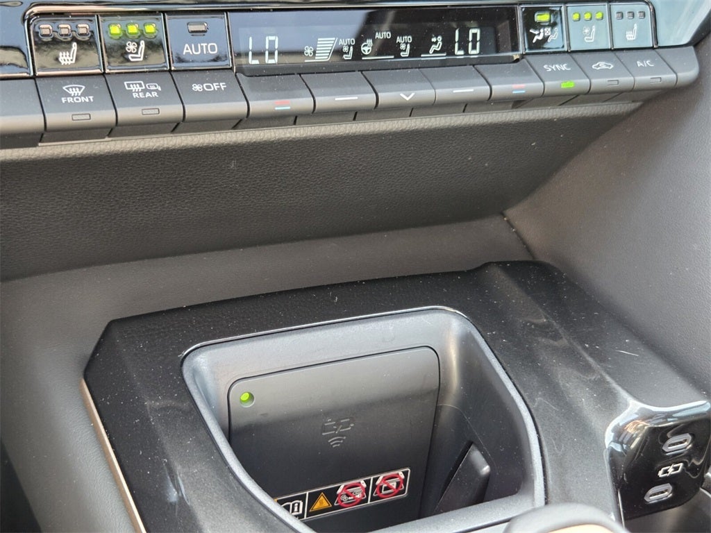 2025 Toyota CROWN Platinum