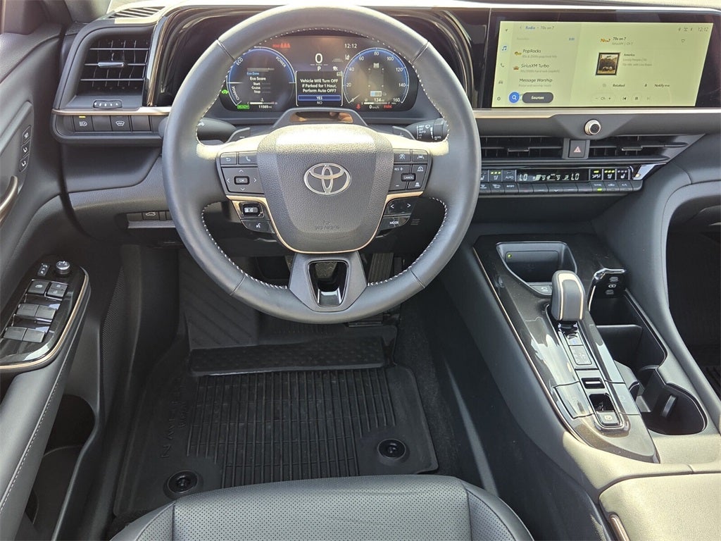 2025 Toyota CROWN Platinum