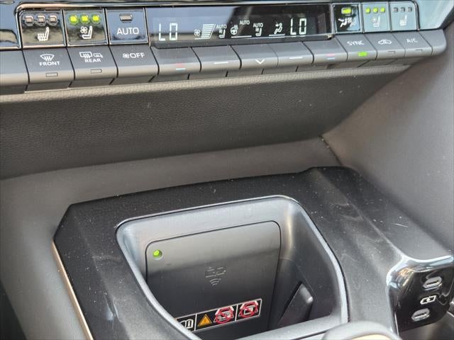 2025 Toyota CROWN Platinum