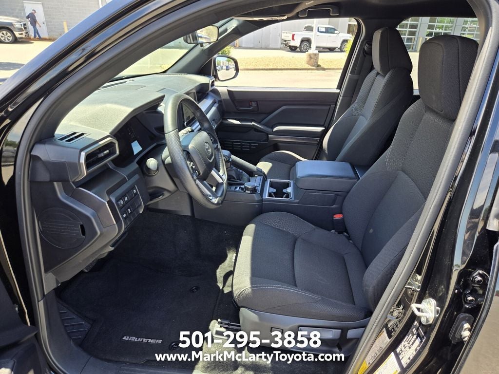 2025 Toyota 4RUNNER SR5