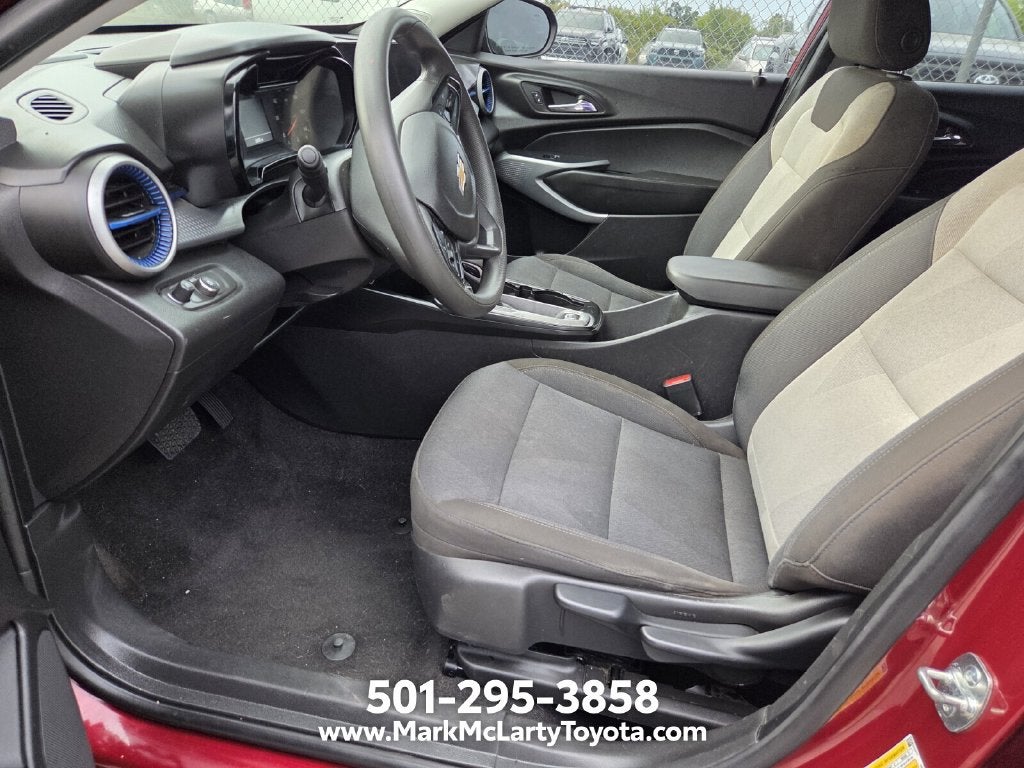 2025 Chevrolet Trax LS