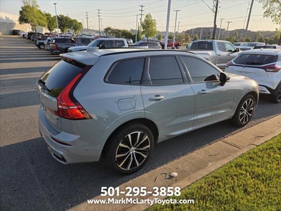 2024 Volvo XC60 B5 Ultimate Dark Theme