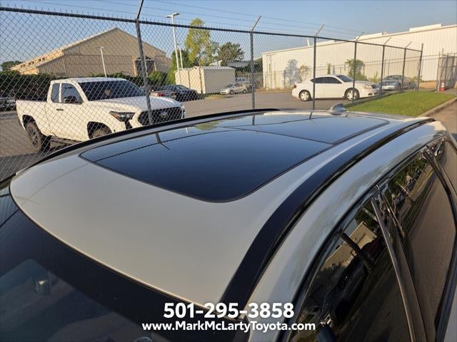 2024 Volvo XC60 B5 Ultimate Dark Theme