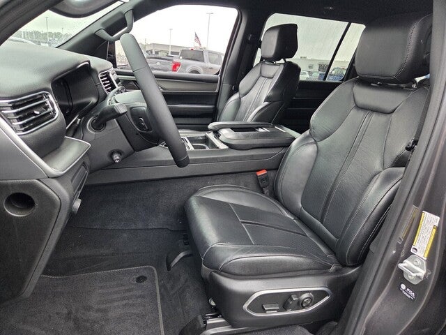 2025 Jeep Wagoneer Base