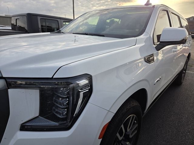 2023 GMC Yukon XL AT4