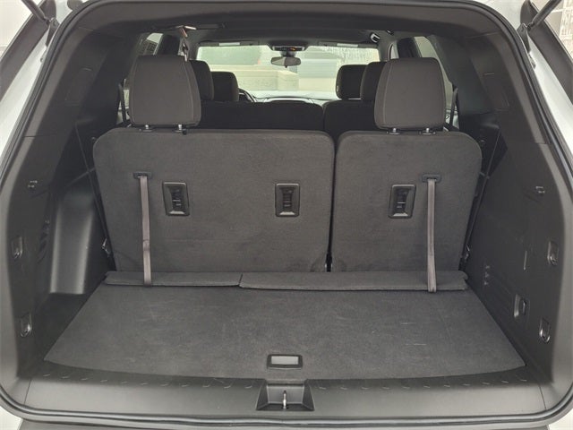 2023 Chevrolet Traverse LT Cloth w/2FL