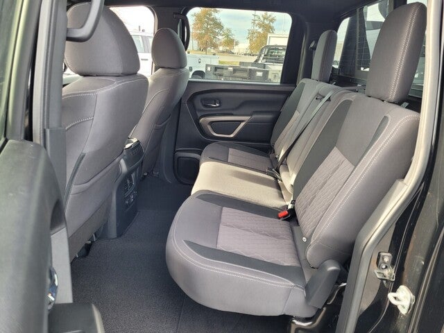 2024 Nissan Titan SV