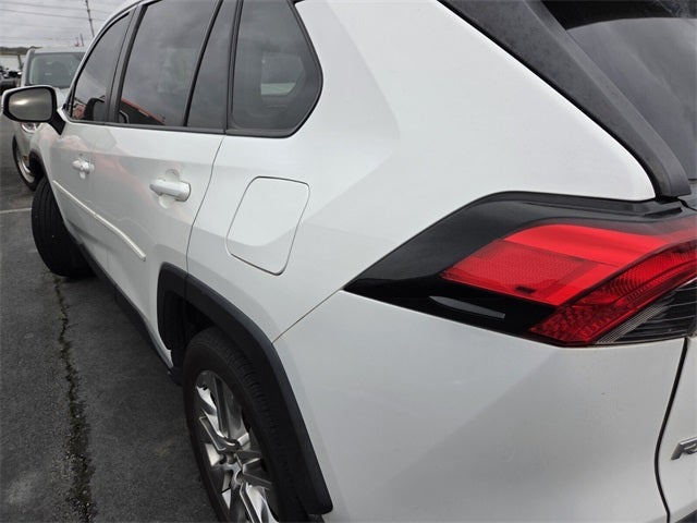 2020 Toyota RAV4 XLE Premium