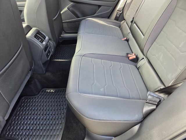 2025 Volkswagen Taos 1.5T SE Black