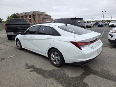 2022 Hyundai Elantra SE