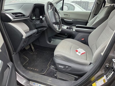 2021 Toyota Sienna LE 8 Passenger