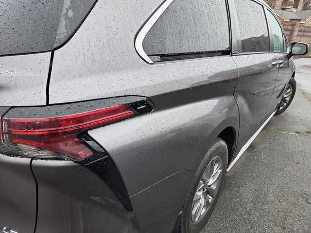 2021 Toyota Sienna LE 8 Passenger