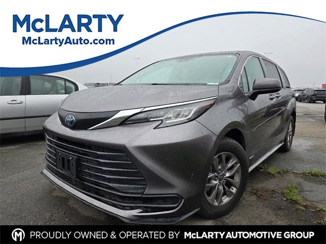 2021 Toyota Sienna LE 8 Passenger