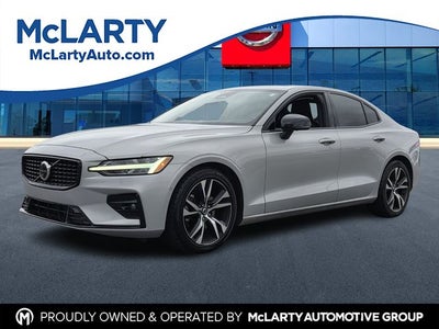 2024 Volvo S60 B5 Plus Dark Theme