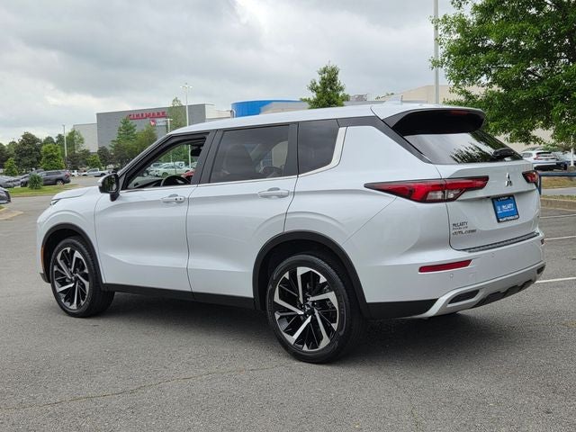 2024 Mitsubishi Outlander Base