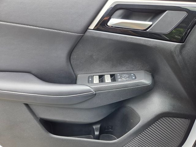 2024 Mitsubishi Outlander Base