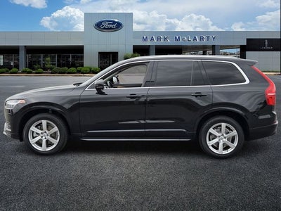 2022 Volvo XC90 T5 Momentum