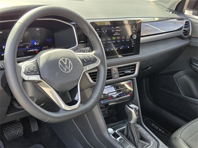 2025 Volkswagen Taos 1.5T SE Black