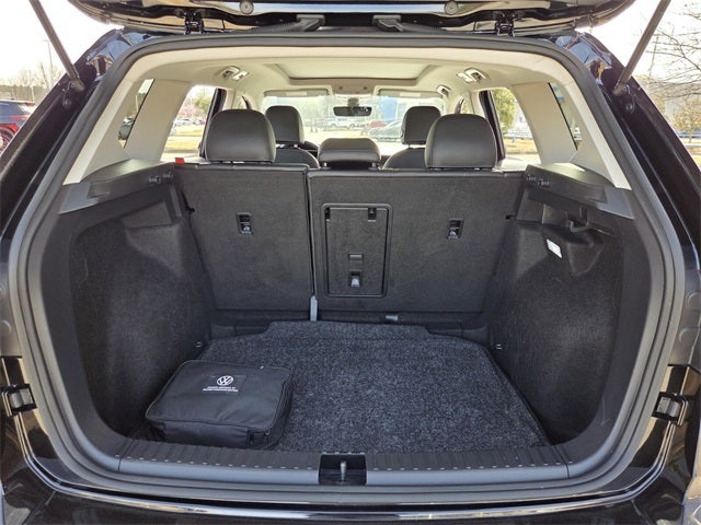 2025 Volkswagen Taos 1.5T SE Black