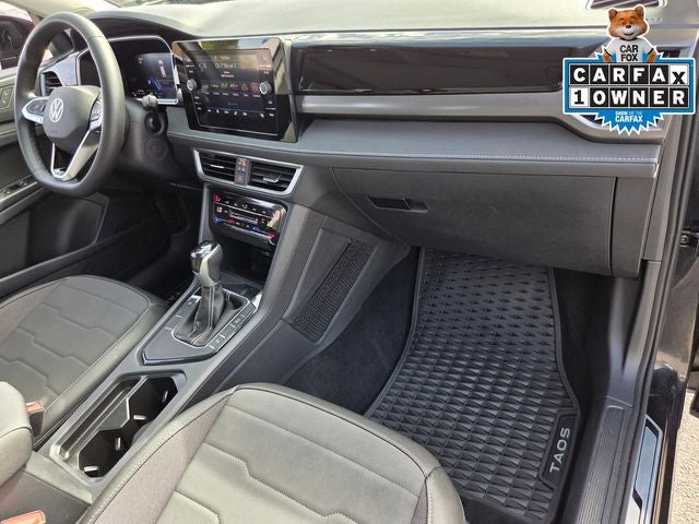 2025 Volkswagen Taos 1.5T SE Black
