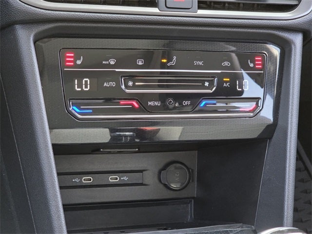 2025 Volkswagen Taos 1.5T SE Black