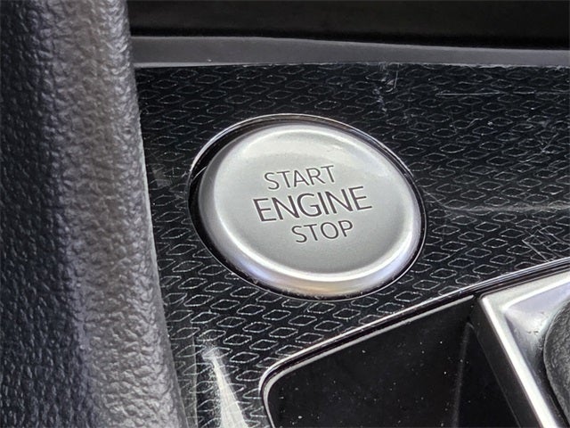 2025 Volkswagen Taos 1.5T SE Black