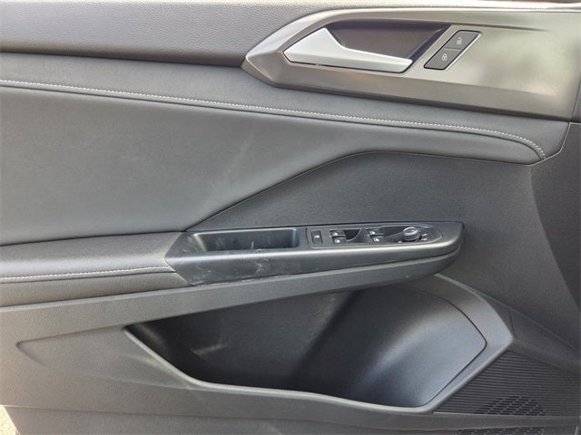 2025 Volkswagen Taos 1.5T SE Black