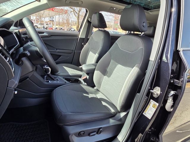 2025 Volkswagen Taos 1.5T SE Black