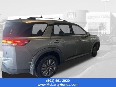 2022 Nissan Pathfinder SV