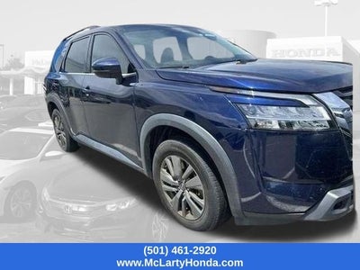 2022 Nissan Pathfinder SV
