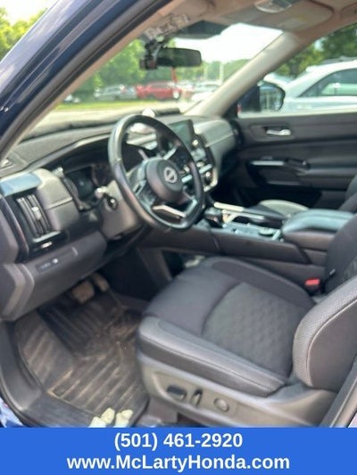 2022 Nissan Pathfinder SV